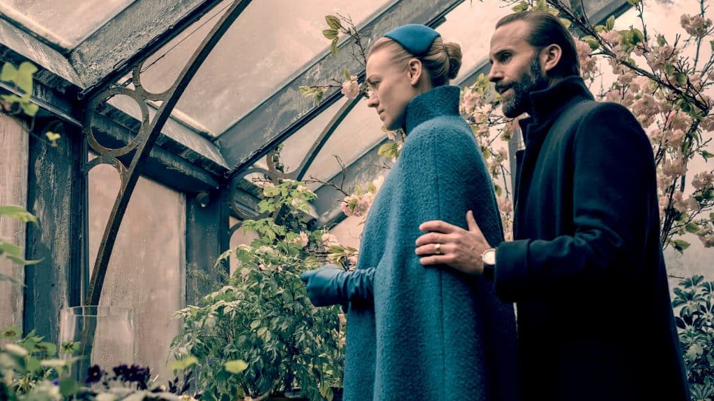 Yvonne Strahovski dans The Handmaid's Tale 