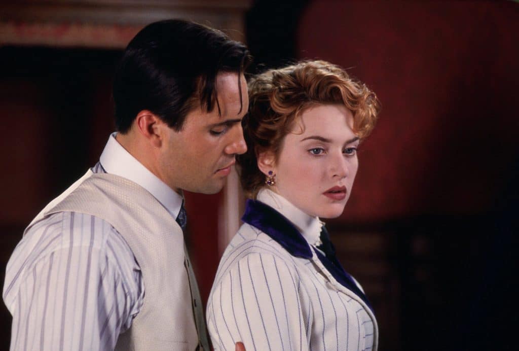 Caledon Hockley et Rose dans Titanic