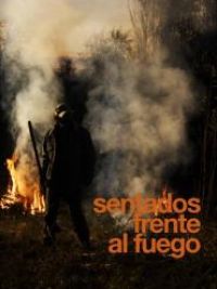 Sentados frente al fuego